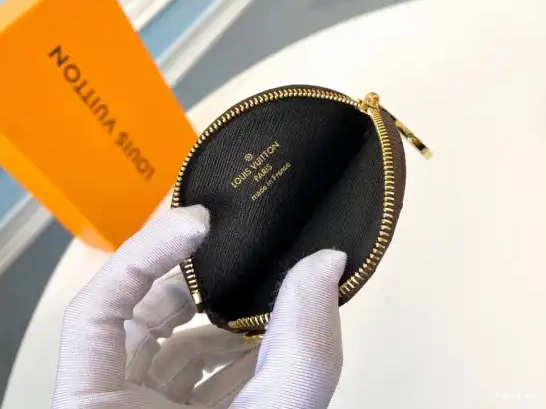 MONOGRAM POUCH LOUIS VUITTON 0517